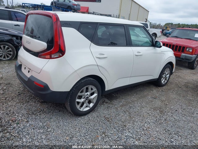 KIA SOUL LX 2022 KNDJ23AU9N7155114 Image 4