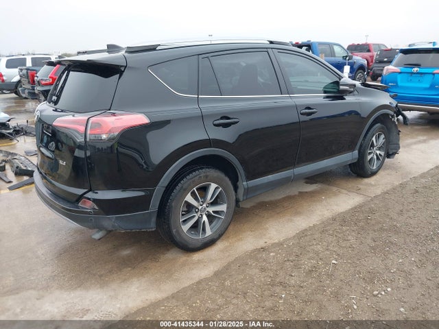 2T3WFREV8JW434875 Toyota Rav4 Adventure/xle