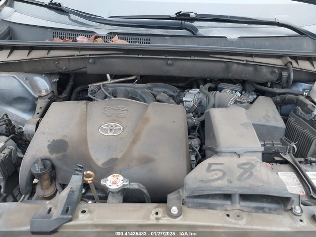 5TDKZRFH5KS317479 Toyota Highlander Xle