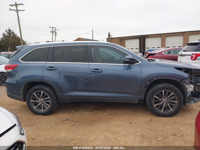5TDKZRFH5KS317479 Toyota Highlander Xle
