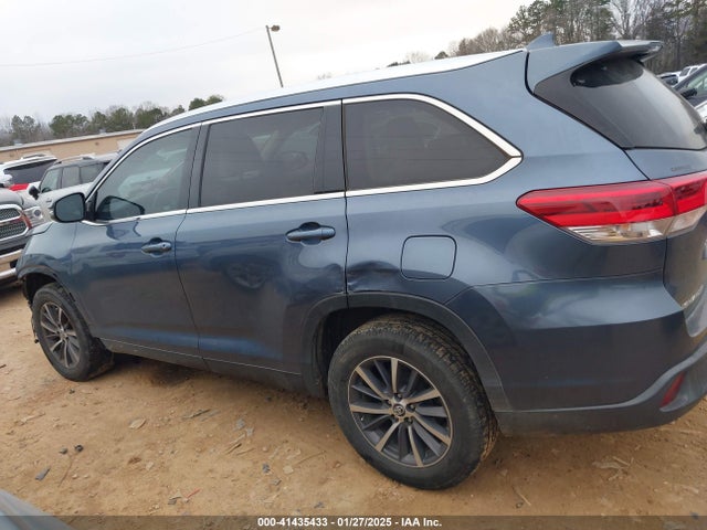 5TDKZRFH5KS317479 Toyota Highlander Xle