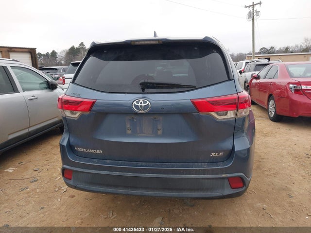 5TDKZRFH5KS317479 Toyota Highlander Xle