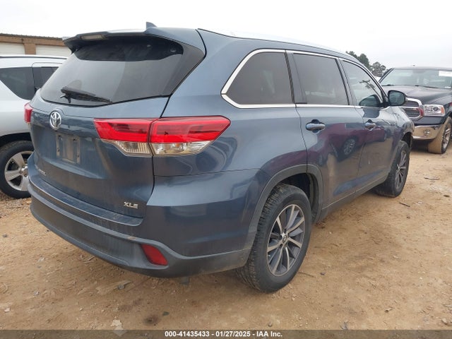 5TDKZRFH5KS317479 Toyota Highlander Xle