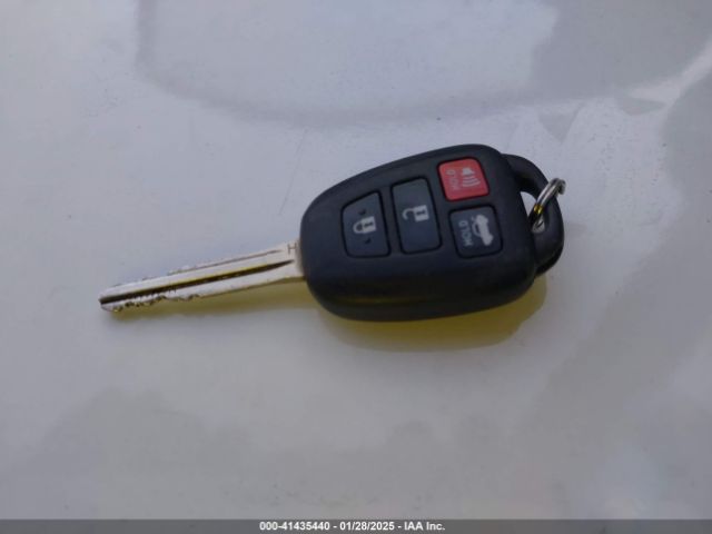 2T1BURHE3GC657229 Toyota COROLLA LE