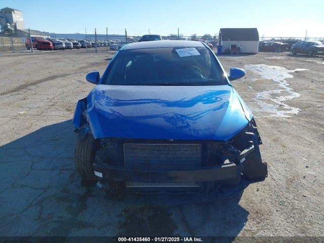 5NPD84LF2JH401832 Hyundai ELANTRA SEL