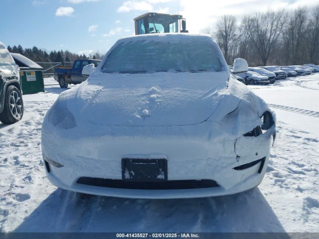 7SAYGDEE4RA261057 Tesla Model Y Long Range Dual Motor All-wheel Drive