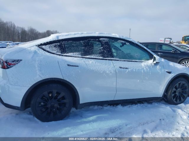 7SAYGDEE4RA261057 Tesla Model Y Long Range Dual Motor All-wheel Drive
