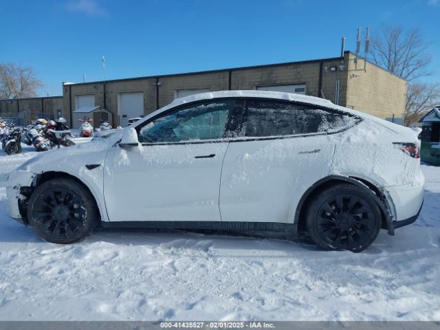 7SAYGDEE4RA261057 Tesla Model Y Long Range Dual Motor All-wheel Drive