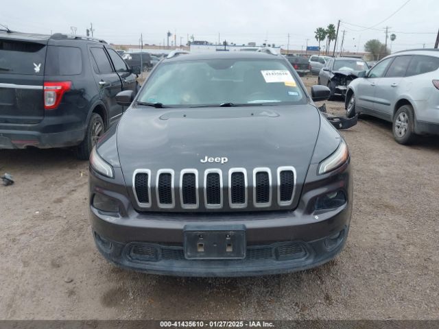 1C4PJLCB9GW166857 Jeep Cherokee Latitude