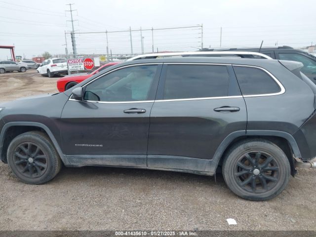 1C4PJLCB9GW166857 Jeep Cherokee Latitude