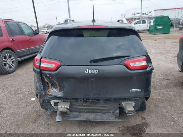 1C4PJLCB9GW166857 Jeep Cherokee Latitude