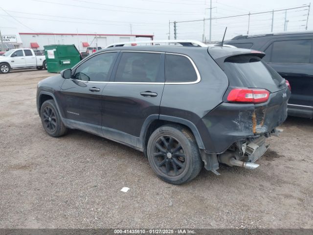 1C4PJLCB9GW166857 Jeep Cherokee Latitude