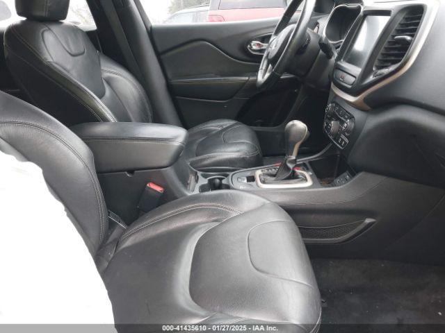 1C4PJLCB9GW166857 Jeep Cherokee Latitude