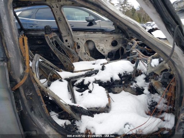 WBA8A3C59GK689282 BMW 320i Xdrive