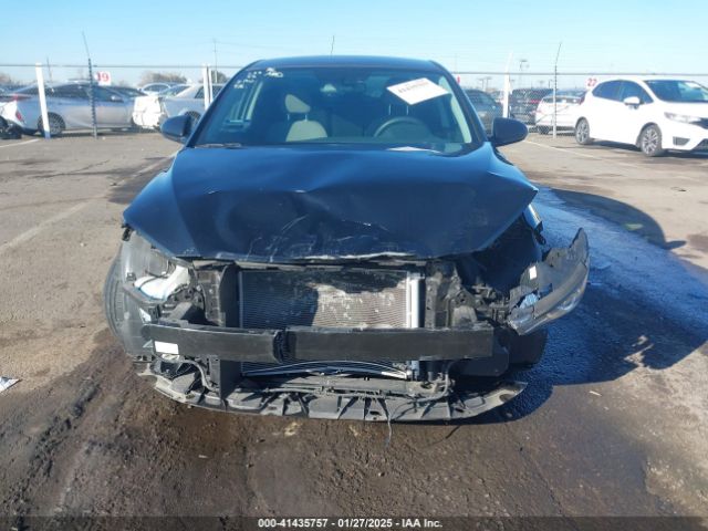 5NPD84LFXJH249752 Hyundai ELANTRA SEL
