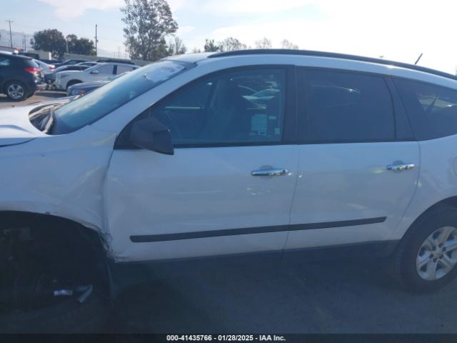 1GNKRFKD4HJ352528 Chevrolet Traverse Ls
