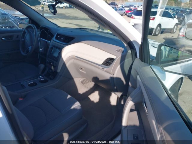 1GNKRFKD4HJ352528 Chevrolet Traverse Ls