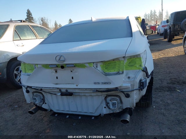 Lexus ES 350 2015 JTHBK1GG5F2196444 Image 17