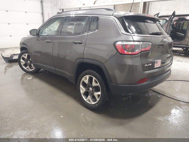Jeep 2018 2018 3C4NJDCB2JT393818 Image 3