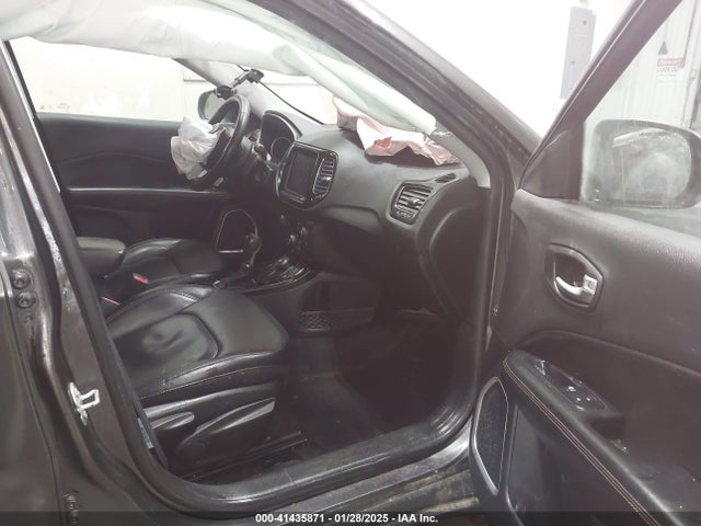 Jeep 2018 2018 3C4NJDCB2JT393818 Image 5