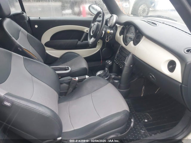 2007 MINI COOPER S WMWRH33567TL95428 Photo 4
