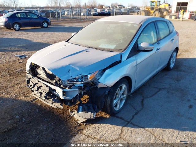 Ford FOCUS SE 2015 1FADP3K27FL317168 Image 2