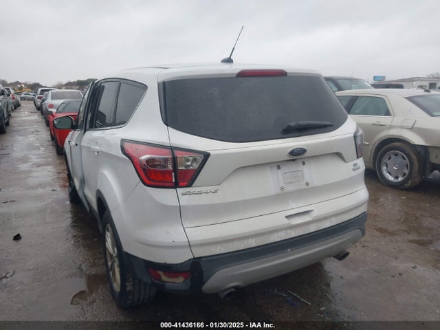 1FMCU0GD3HUE17333 Ford ESCAPE SE