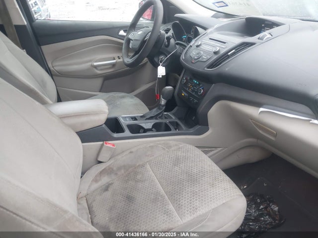 1FMCU0GD3HUE17333 Ford ESCAPE SE
