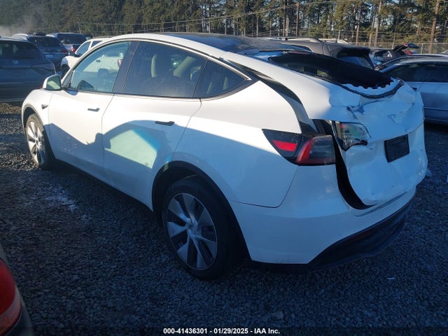 2022 TESLA MODEL Y 7SAYGDEE0NF440810 Photo 2