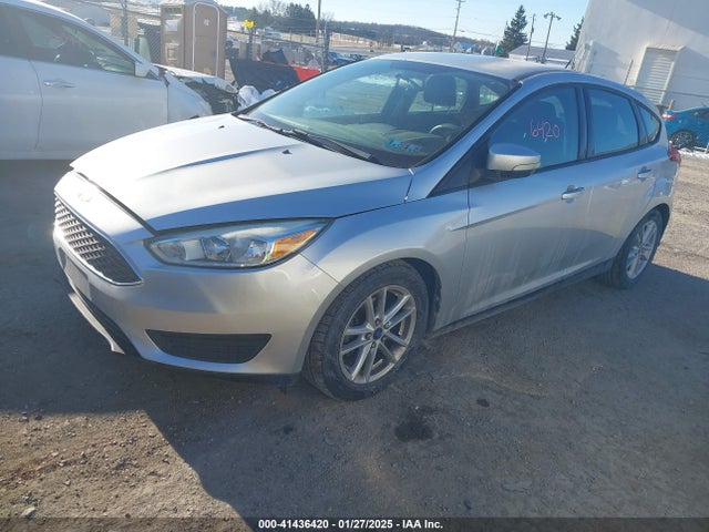 Ford FOCUS SE 2015 1FADP3K27FL292515 Image 2
