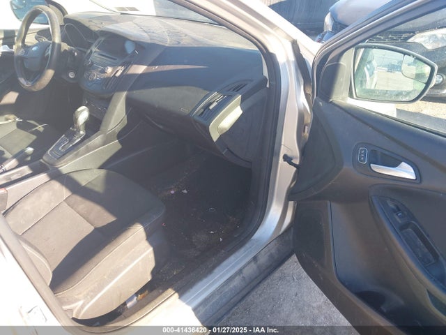 Ford FOCUS SE 2015 1FADP3K27FL292515 Image 5