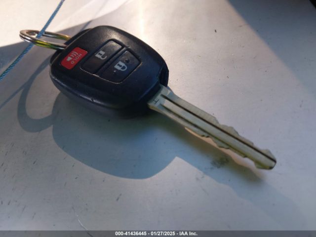 JTMZFREV3JJ154891 Toyota RAV4 LE