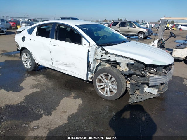 Chrysler 200 Limited 2015 1C3CCCAB1FN596032 main image