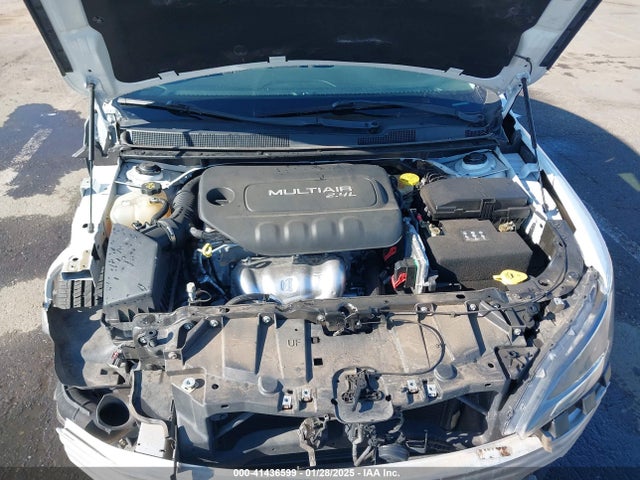 Chrysler 200 Limited 2015 1C3CCCAB1FN596032 Image 10