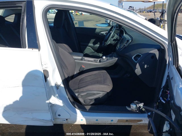 Chrysler 200 Limited 2015 1C3CCCAB1FN596032 Image 5