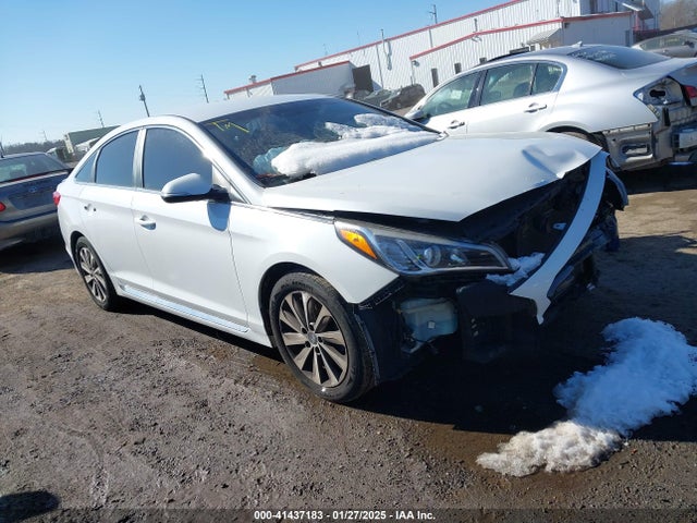 2015 Hyundai Sonata Sport მანქანა იყიდება აუქციონზე, vin: 5NPE34AF1FH085854, აუქციონის ნომერი: 41437183