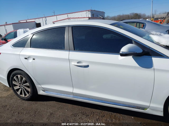 2015 Hyundai Sonata Sport მანქანა იყიდება აუქციონზე, vin: 5NPE34AF1FH085854, აუქციონის ნომერი: 41437183