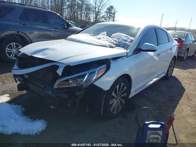 2015 Hyundai Sonata Sport მანქანა იყიდება აუქციონზე, vin: 5NPE34AF1FH085854, აუქციონის ნომერი: 41437183