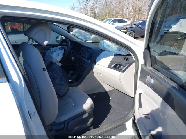 2015 Hyundai Sonata Sport მანქანა იყიდება აუქციონზე, vin: 5NPE34AF1FH085854, აუქციონის ნომერი: 41437183