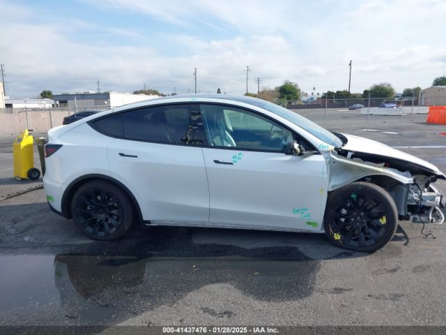 7SAYGDEE7NF557980 Tesla Model Y Long Range Dual Motor All-wheel Drive
