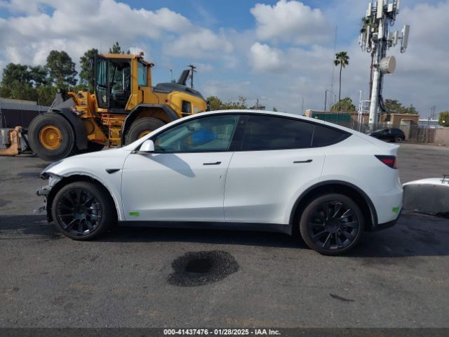 7SAYGDEE7NF557980 Tesla Model Y Long Range Dual Motor All-wheel Drive