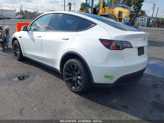 7SAYGDEE7NF557980 Tesla Model Y Long Range Dual Motor All-wheel Drive