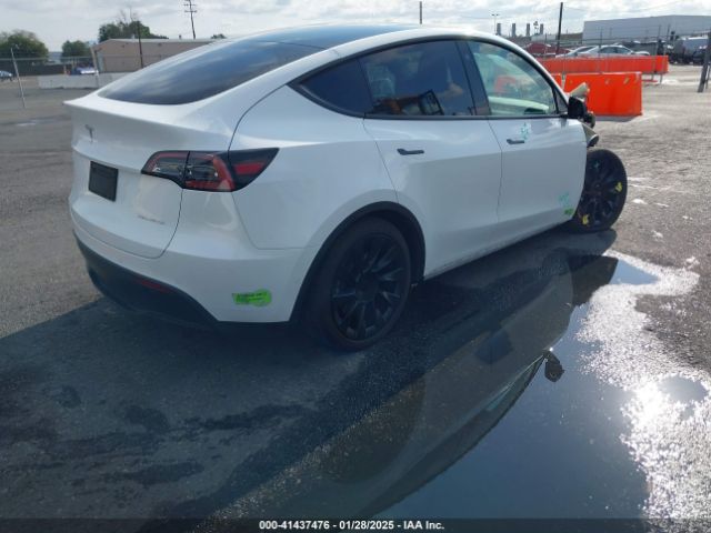 7SAYGDEE7NF557980 Tesla Model Y Long Range Dual Motor All-wheel Drive