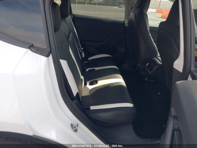 7SAYGDEE7NF557980 Tesla Model Y Long Range Dual Motor All-wheel Drive