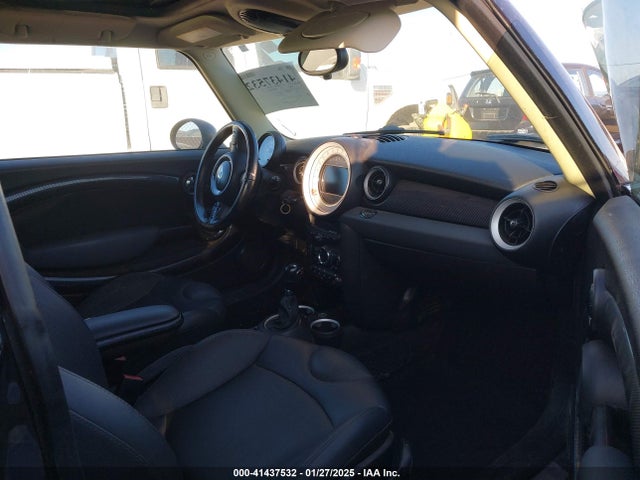 2011 MINI COOPER S WMWSV3C55BTY14629 Photo 4
