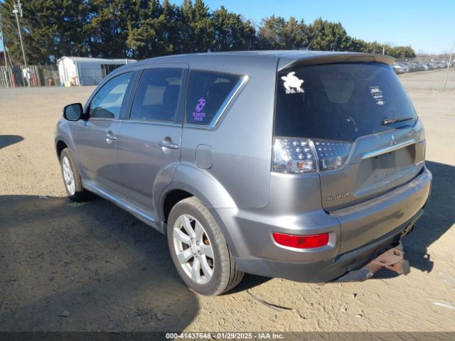 2013 MITSUBISHI OUTLANDER JA4JT5AX7DU001157 Photo 2