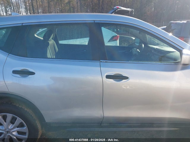 Nissan ROGUE S 2018 5N1AT2MTXJC712006 Image 14