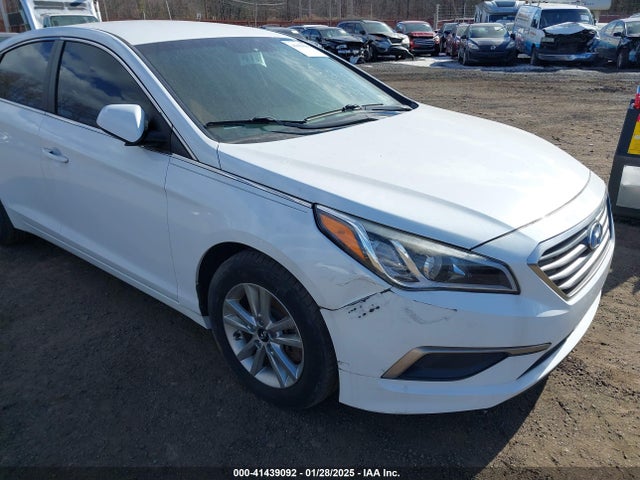 Hyundai SONATA SE 2016 5NPE24AF9GH290665 Image 17