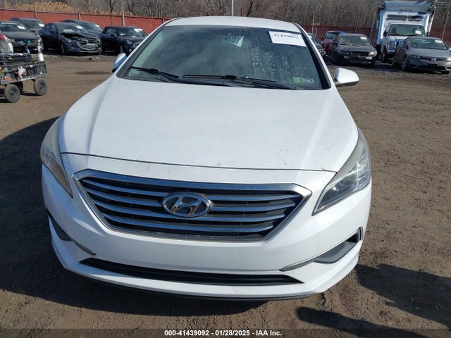 Hyundai SONATA SE 2016 5NPE24AF9GH290665 Image 18