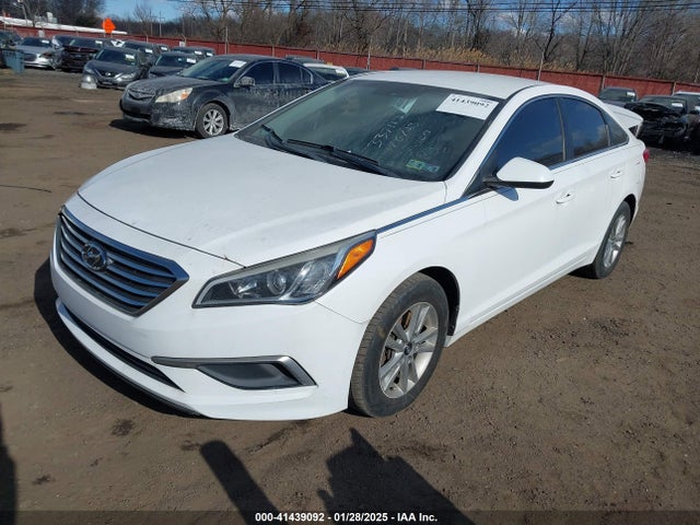 Hyundai SONATA SE 2016 5NPE24AF9GH290665 Image 2